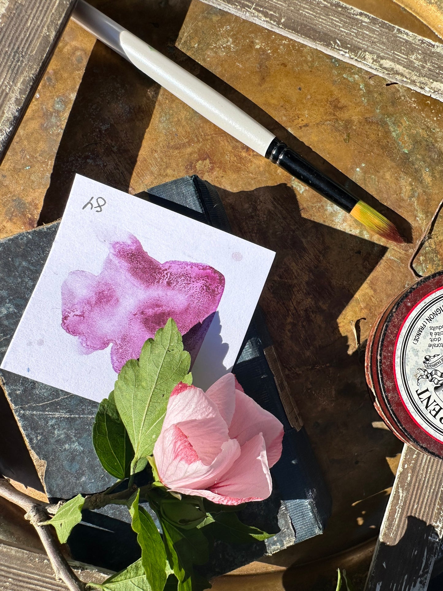 Iris Purple Holo - half pan - No. 84-SQ2115700