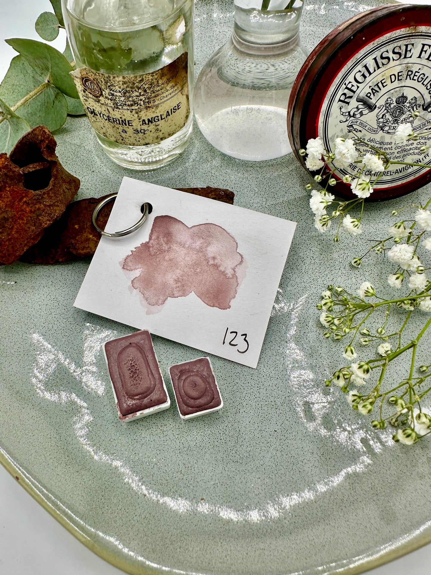 Clever Egg - one of the Egg sisters - No. 123-SQ8963566