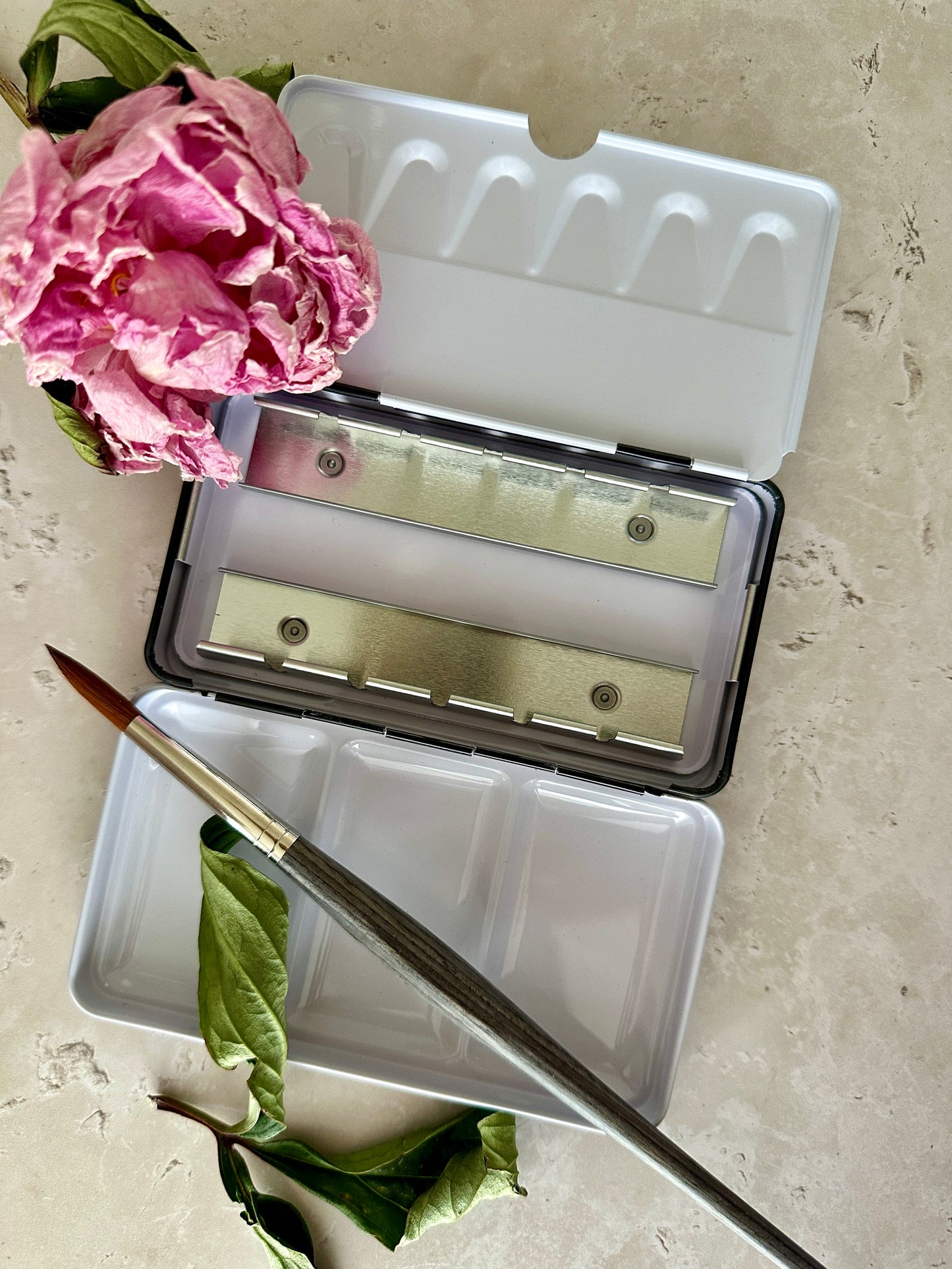 Watercolor Tin Palette Box with space for 12 halfpans - without pans
