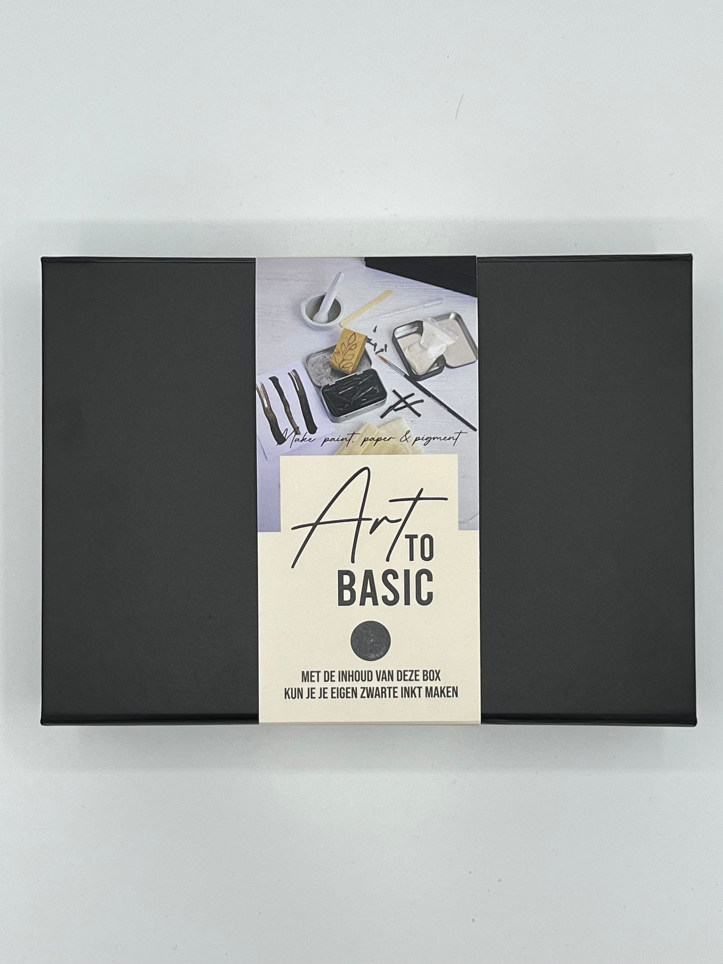 The Vine Black Ink Box - in English